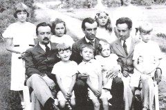 bracia-z-dziecmiod-lewej-Krzysztof-Artur-Konstanty